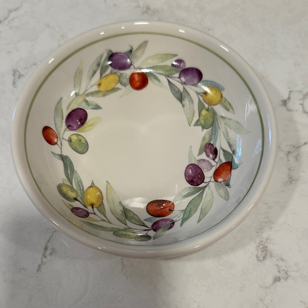 Olive Wreath Dipping Dish